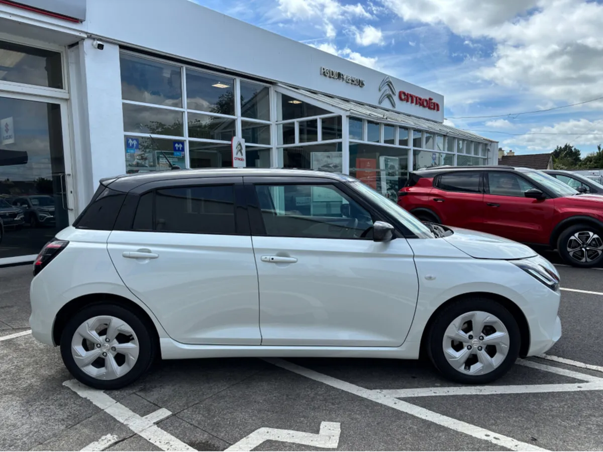Suzuki Swift 1.2 HYBRID MOTION 5DR - Image 2
