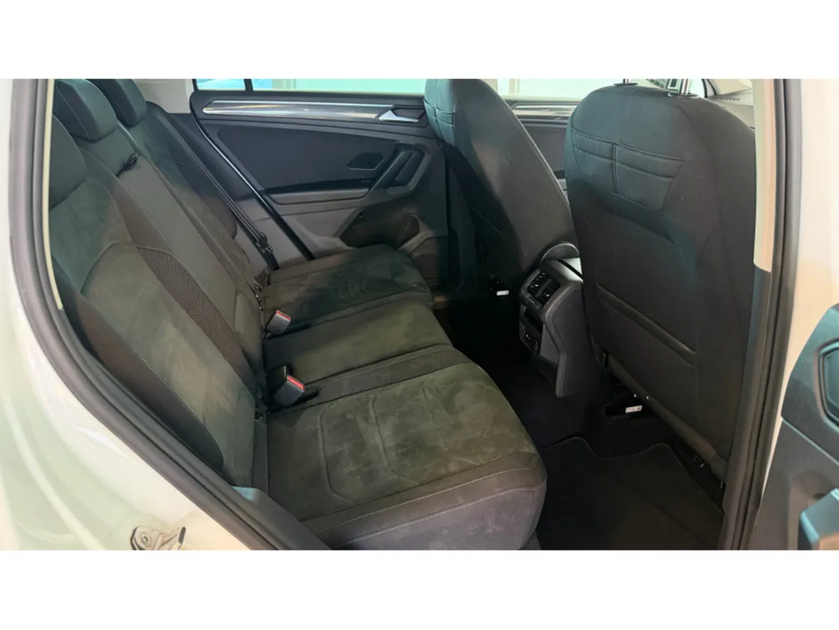 Volkswagen Tiguan ELEGANCE 2.0 TDI *SUNROOF* FWD 1 - Image 5