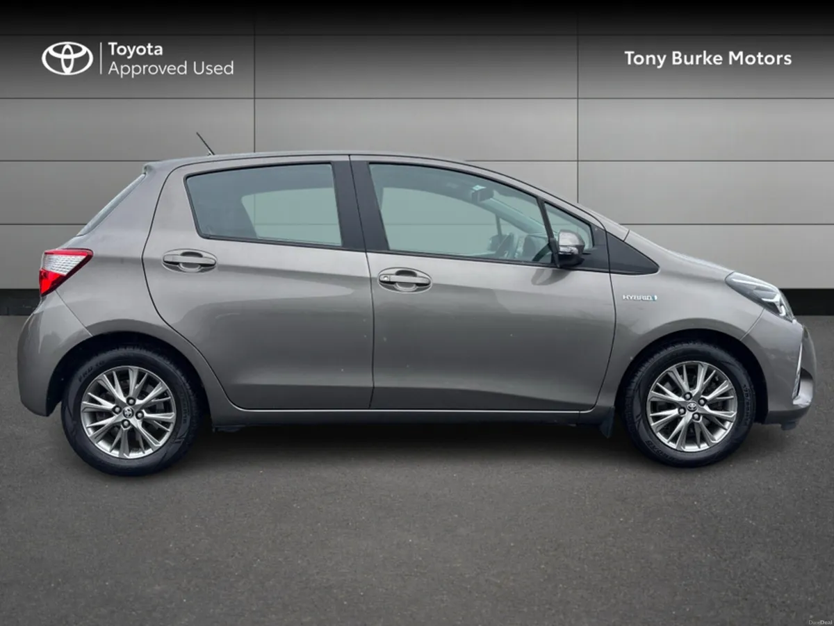 Toyota Yaris - Hybrid - Luna Edition - 1.5 - 5dr & - Image 3