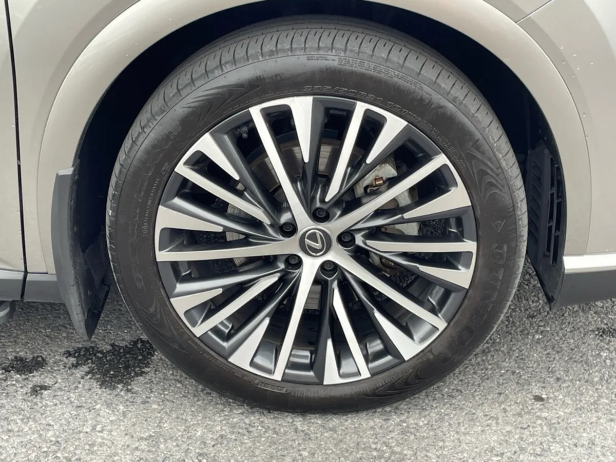 Lexus RX450H+ Luxury - Plug-In Hybrid // Heated Mi - Image 5