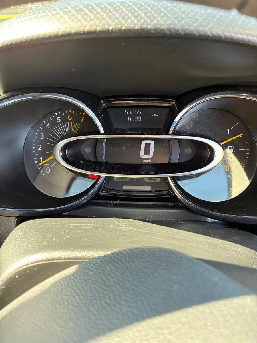 Renault Clio 2015 - Image 2