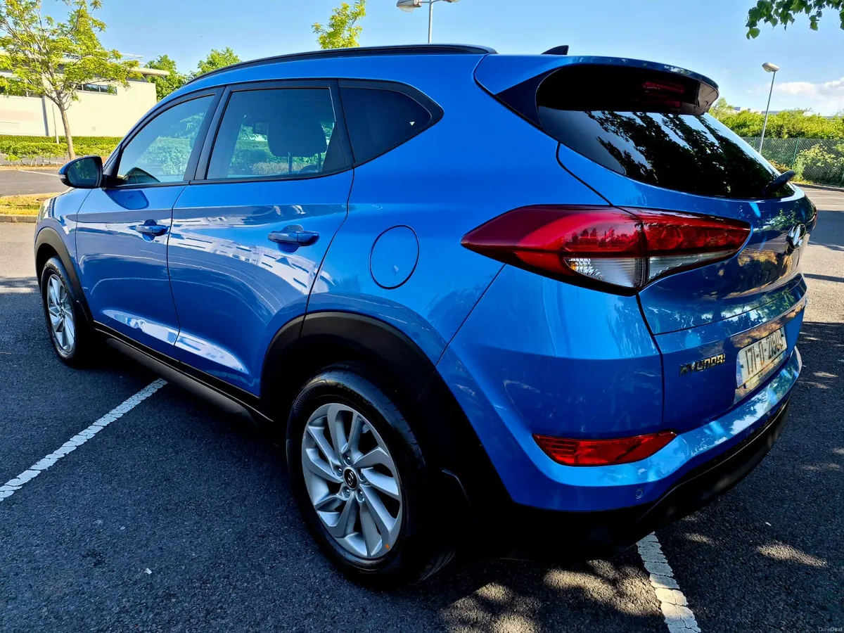 2017  HYUNDAI TUCSON 1.7D PLATINUM  SUNROOF - Image 2