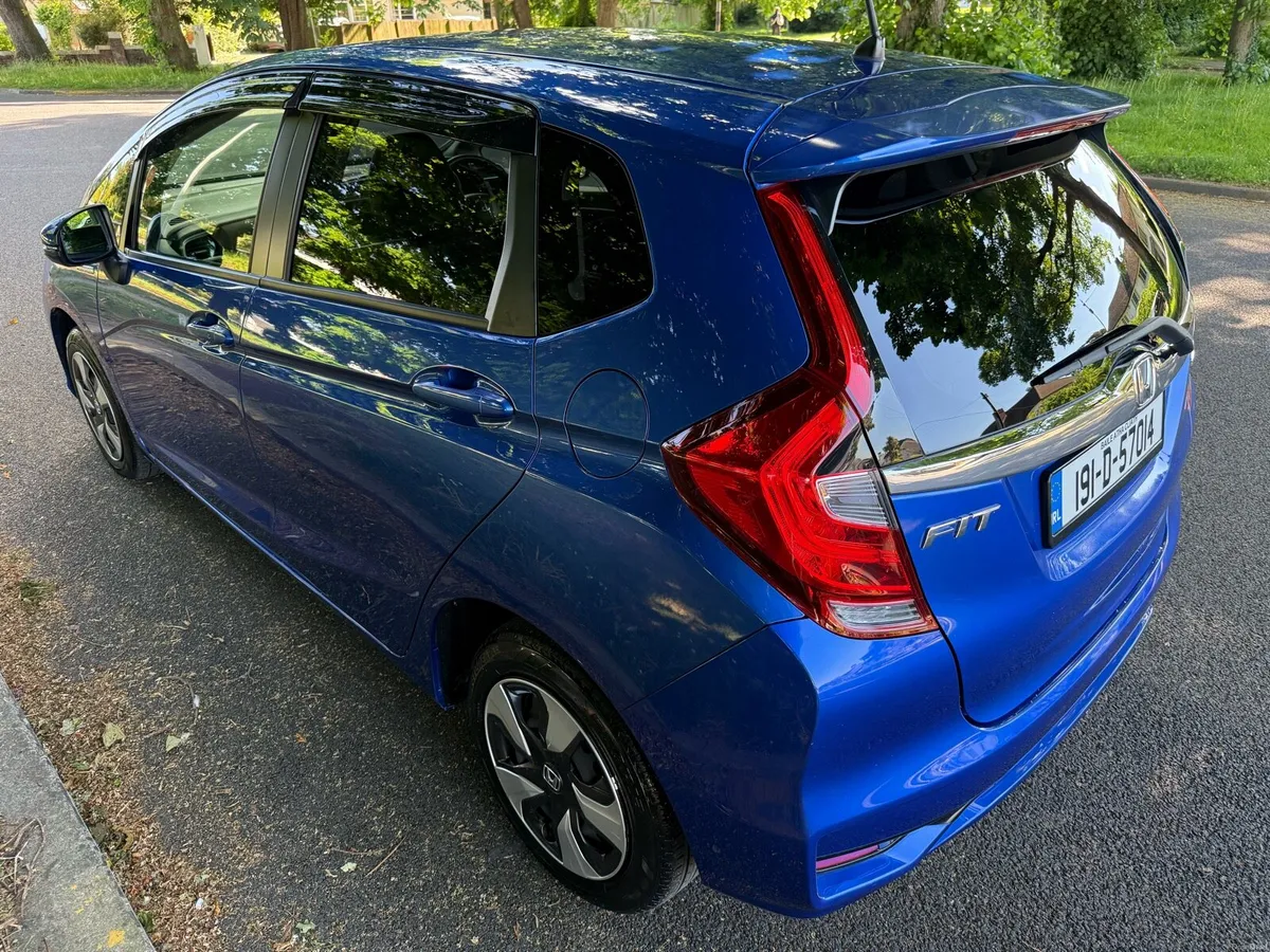2019 Honda Fit 22000 kms only - Image 4