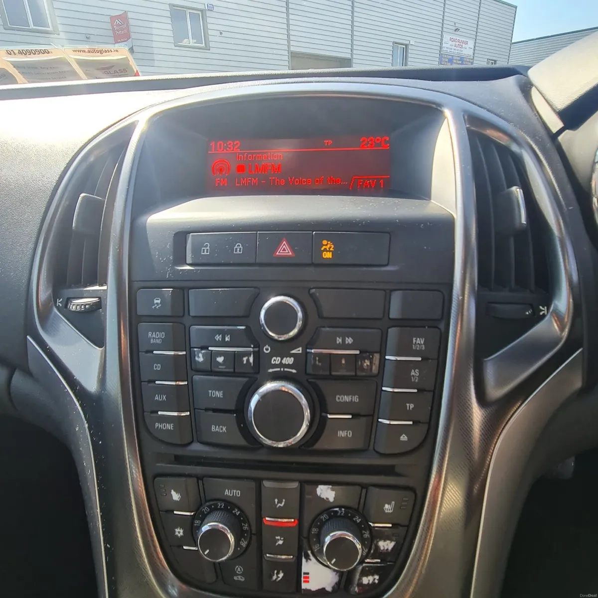 Opel Astra Elite J Model 2010 - Image 2