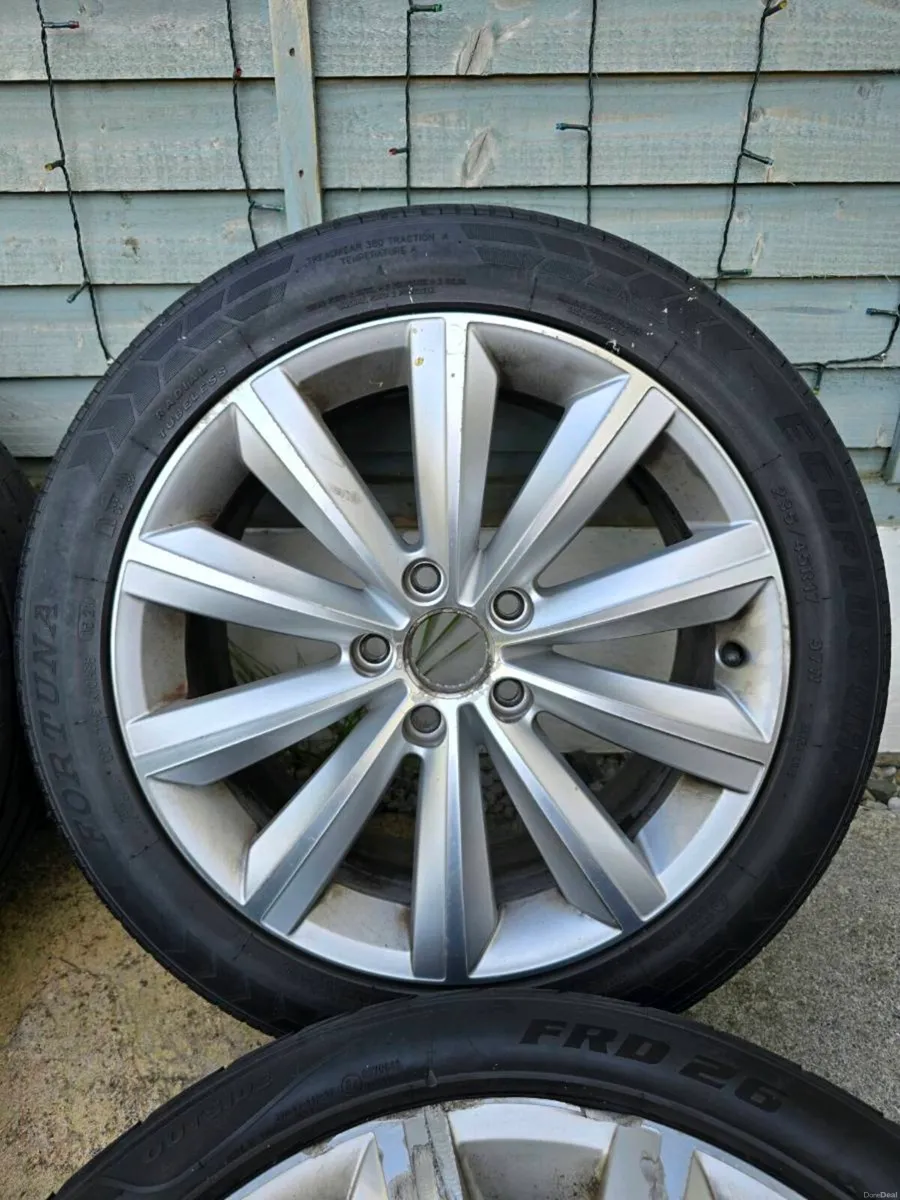 Volkswagen Alloys 235 45 R17 - Image 2