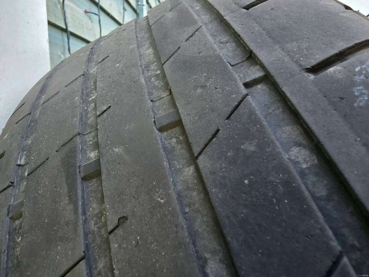 Volkswagen Alloys 235 45 R17 - Image 3