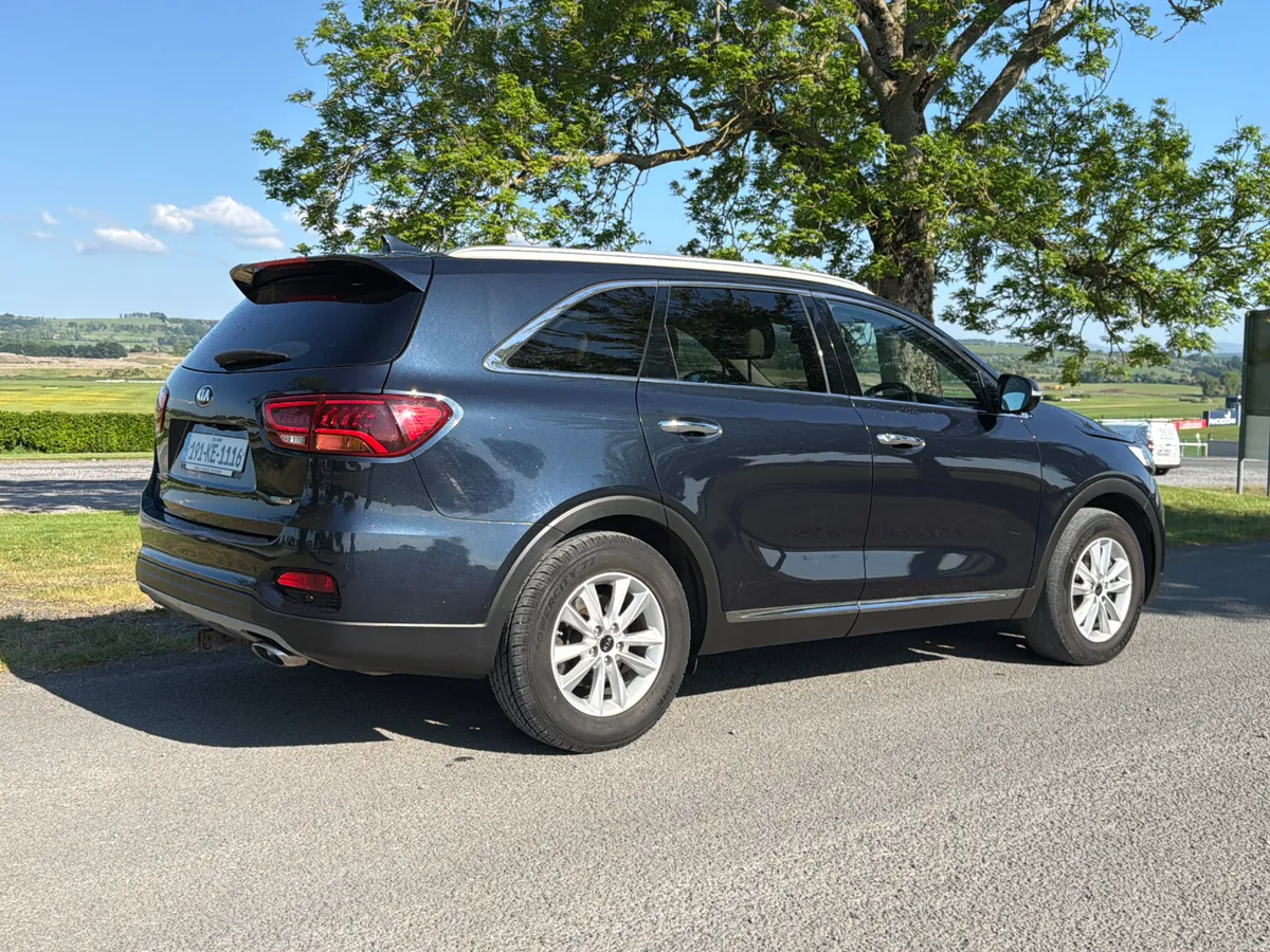 Kia Sorento 2019 Platinum 7 seaters - Image 4