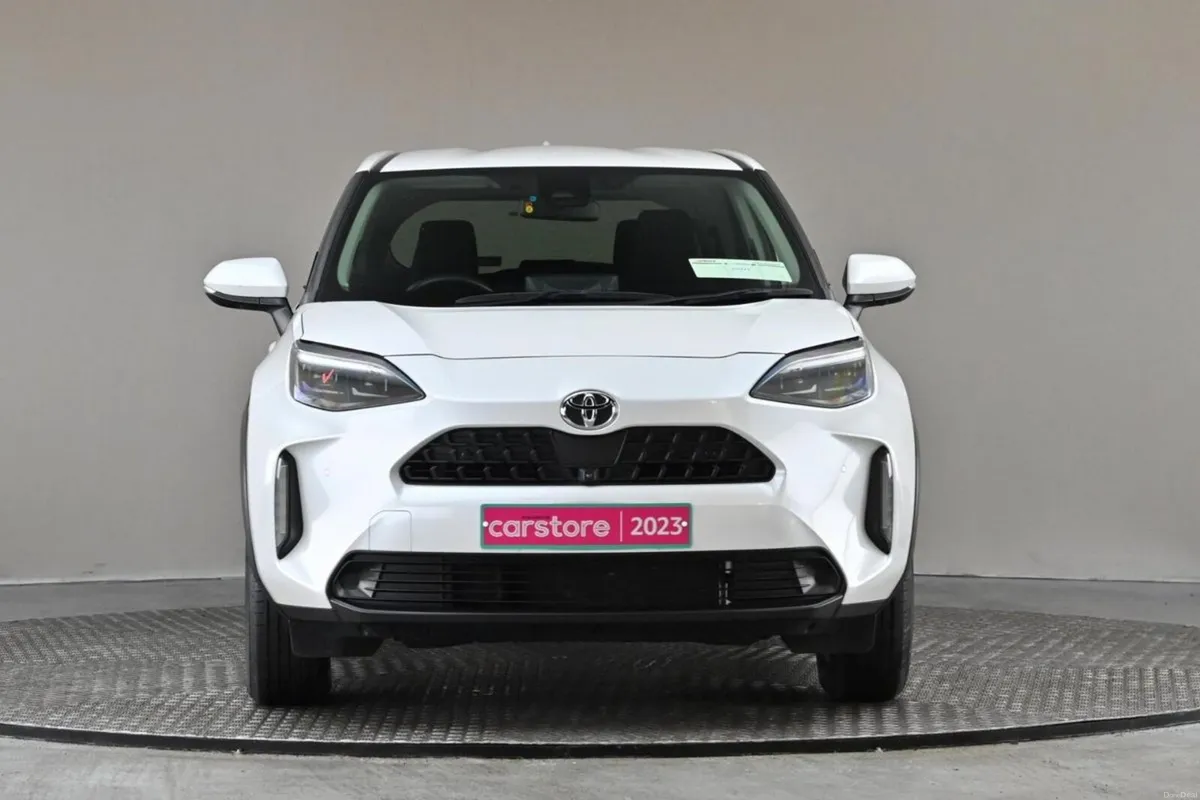 Toyota Yaris Cross 1.5 PETROL **360 PAN CAMERA** - Image 2