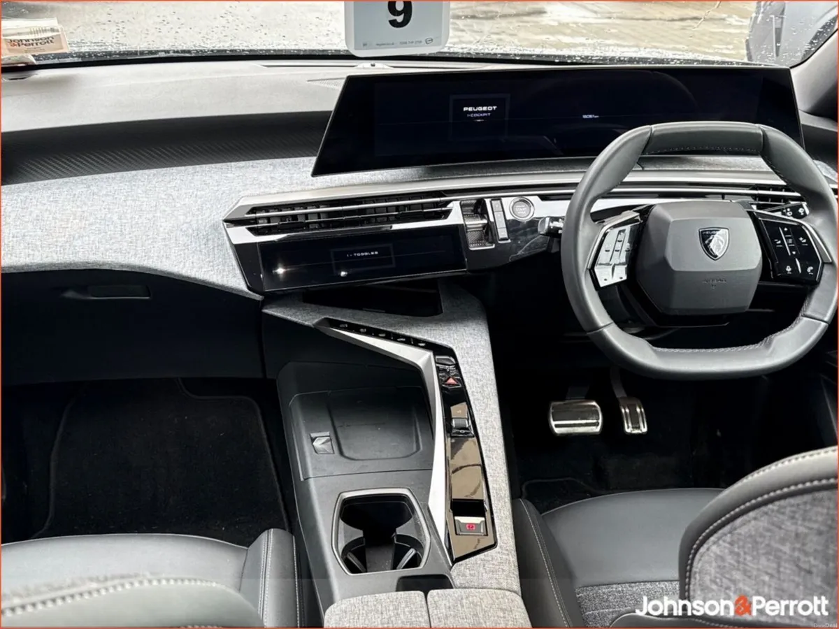 Peugeot 5008 1.2 MHEV Hybrid 145bhp Allure - Image 4