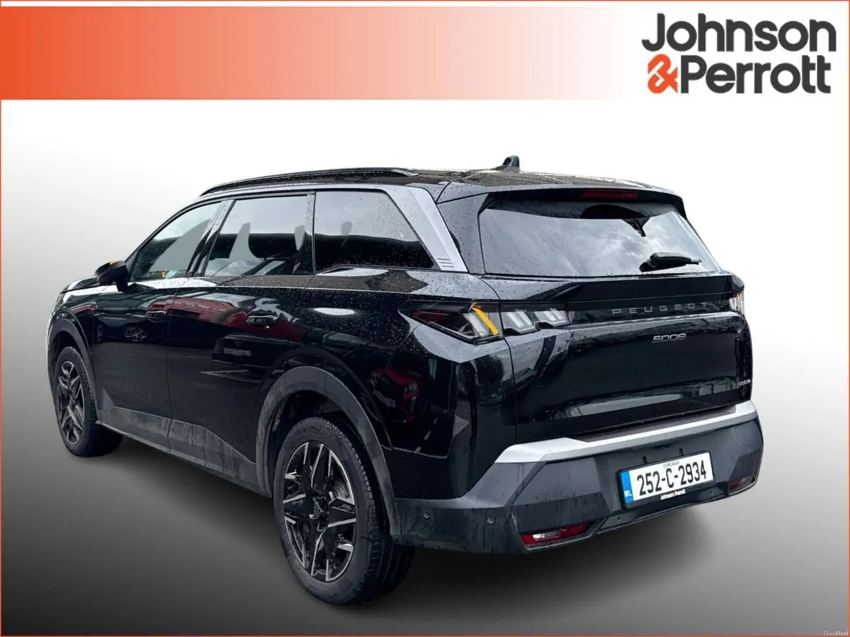 Peugeot 5008 1.2 MHEV Hybrid 145bhp Allure - Image 3