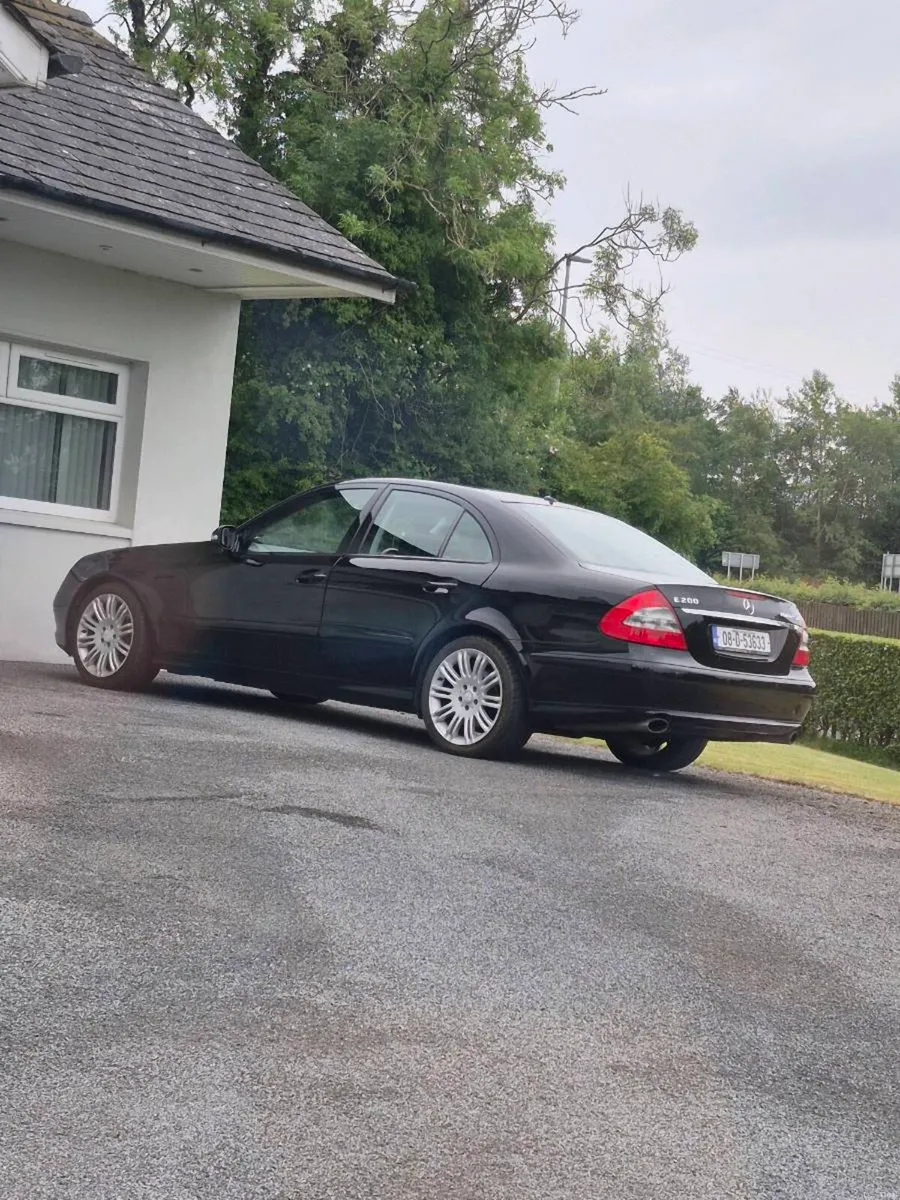 Mercedes E 200 kompressor - Image 1
