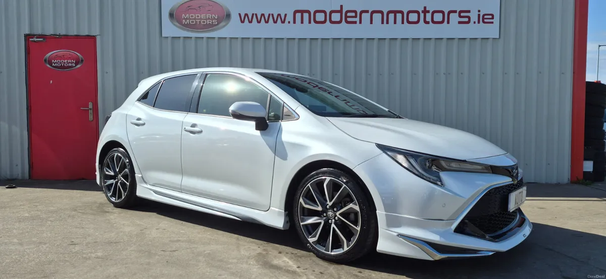 Toyota Corolla sport 1.8hybrid/petrol aero low km - Image 2