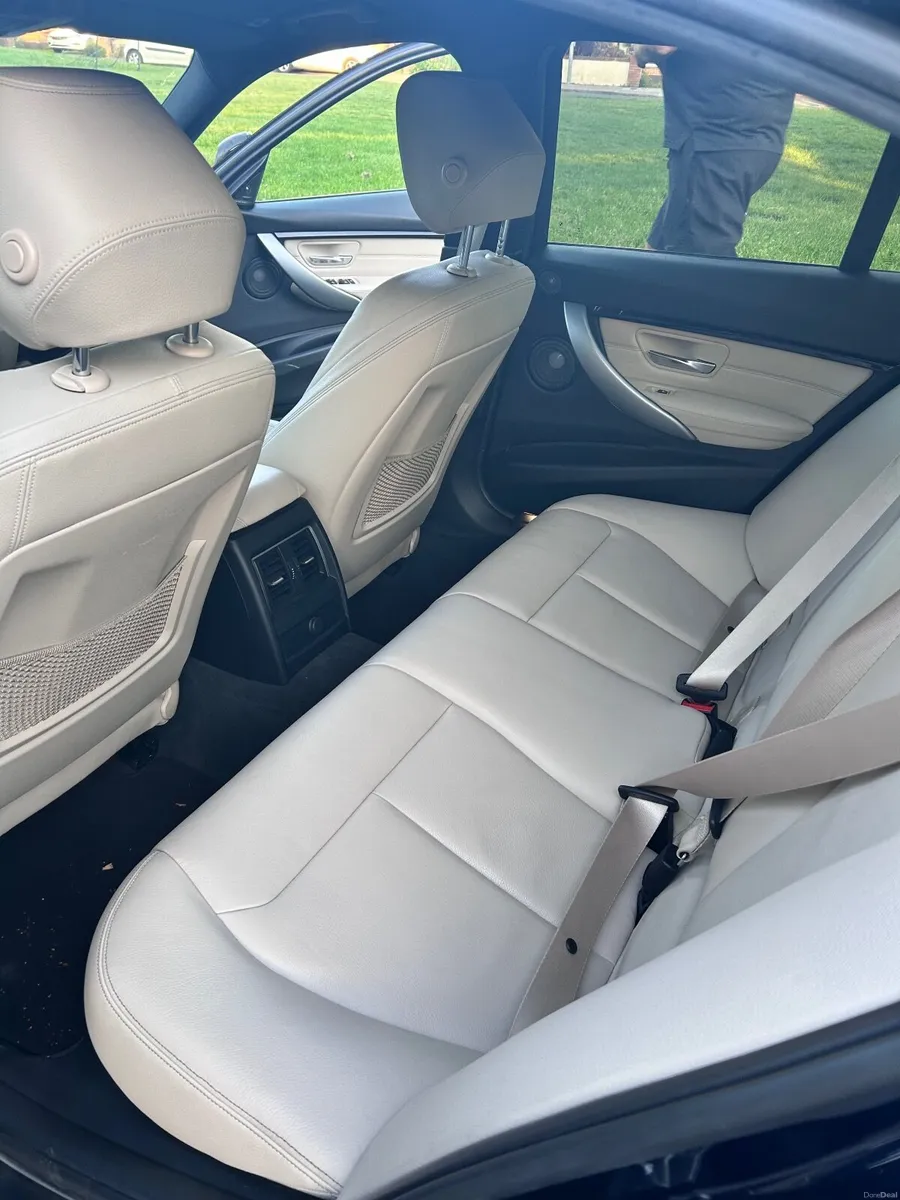 BMW 3-Series 2015 - Image 4