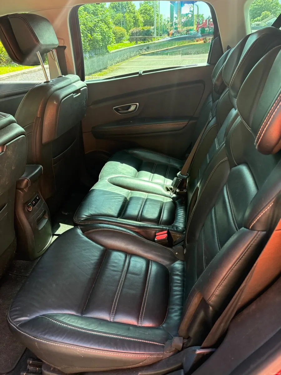 Renault Grand Scenic SIGNATURE DCI - Image 4