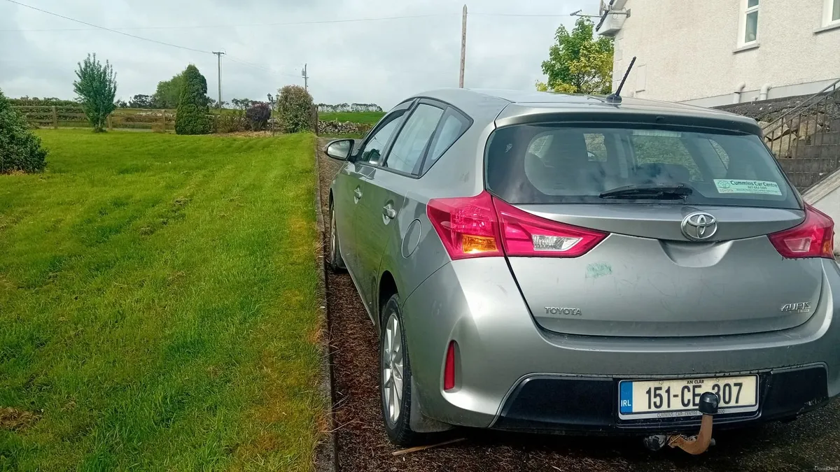 Toyota Auris 2015 - Image 5