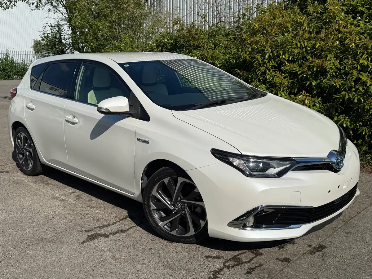 Toyota Auris Hybrid Great Spec! (Finance available - Image 1