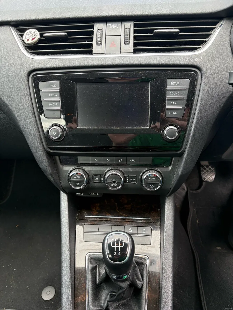 Car - Image 3