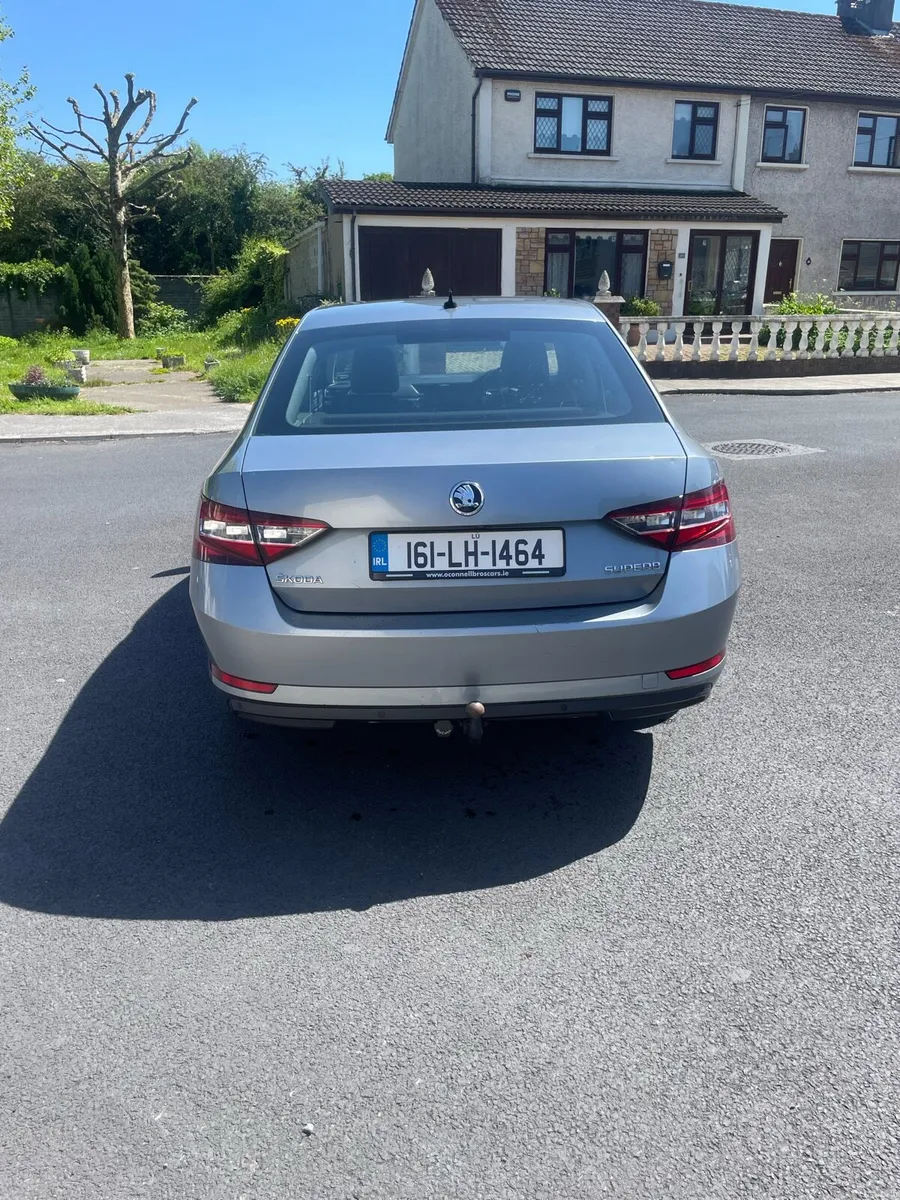 Skoda Superb - Image 4