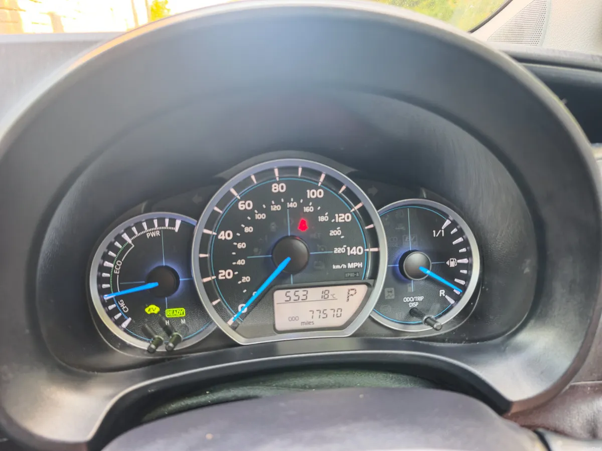 Toyota Yaris HYBRID automatic NewNCT low mileage - Image 4