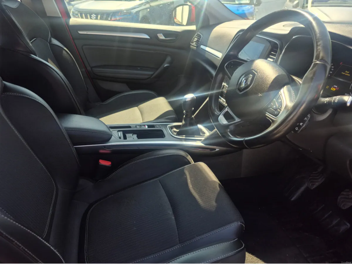 Renault Megane IV ST ICONIC BLUE DCI 1 115 4DR - Image 6