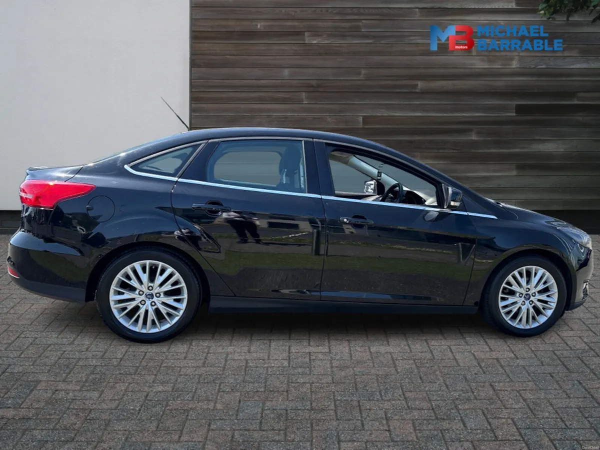 Ford Focus 4DR 1.5 TD 95PS 6SPEED ZETEC - Image 4