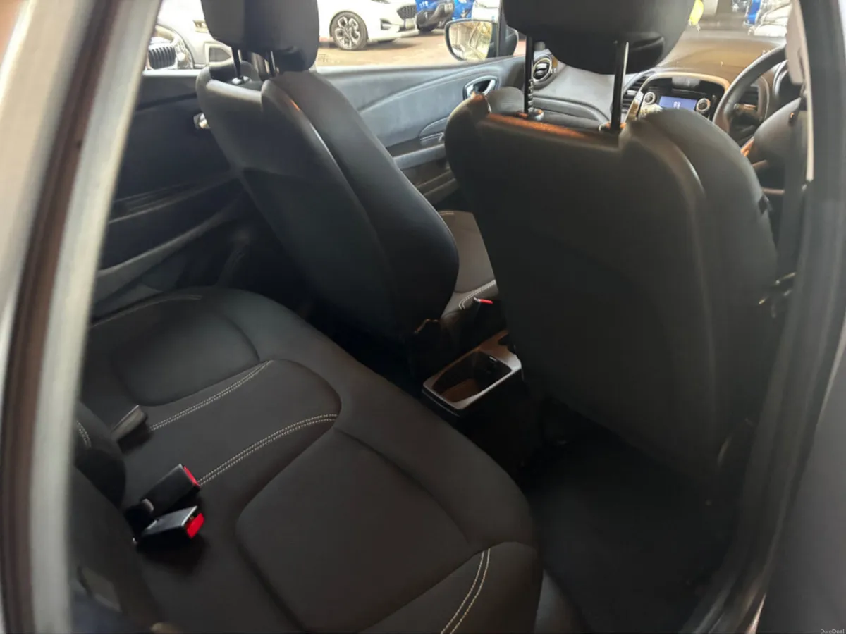 Renault Captur PLAY DCI 90 MY18 5DR - Image 4