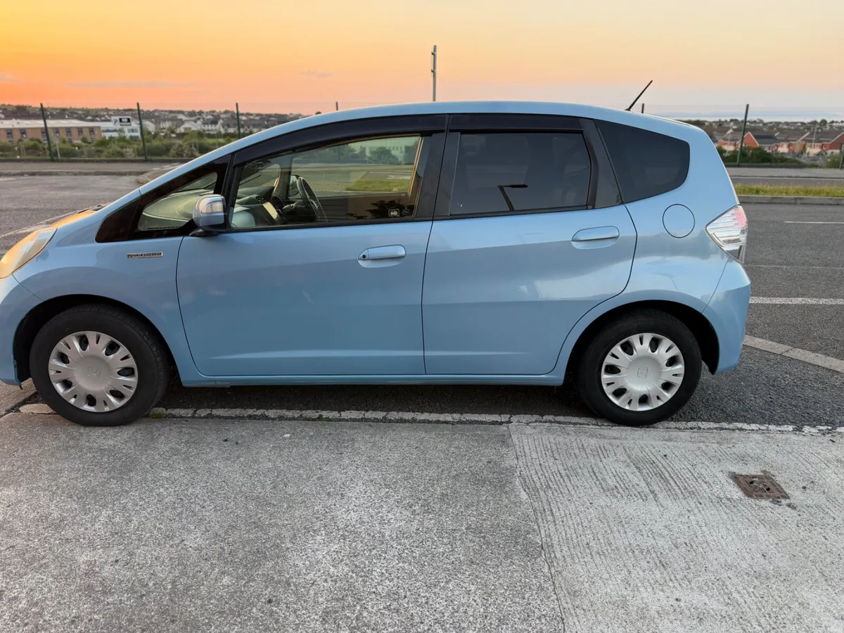 131 Honda Fit Hybrid 1.3 Automatic Fresh Import - Image 4