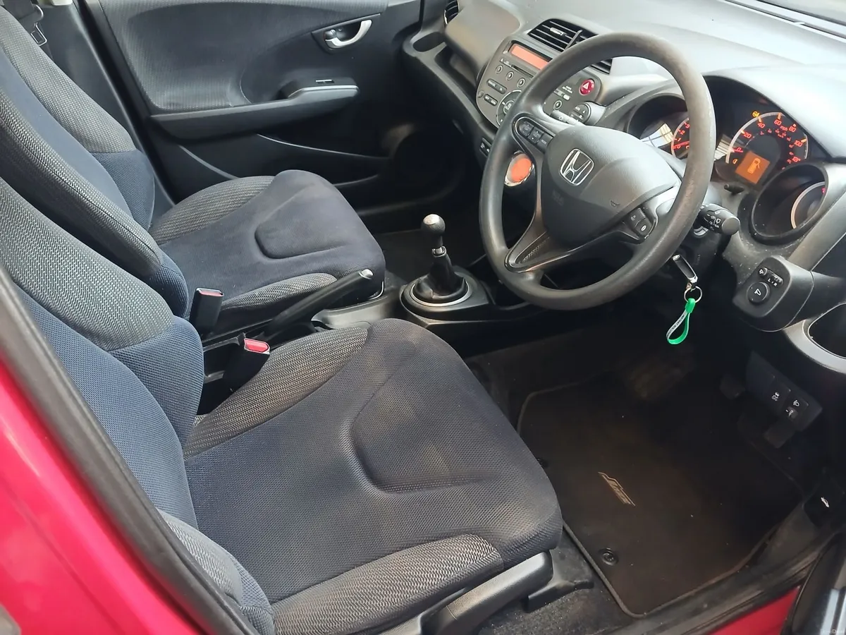 Honda Jazz 2011 - Image 2