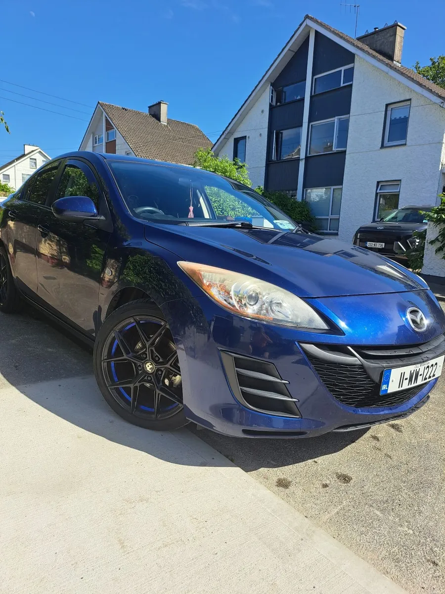 Mazda3 Saloon 2011 - Image 1