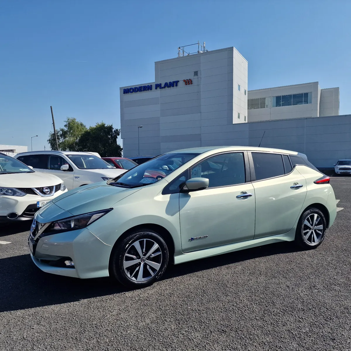 Nissan Leaf Low Miles 40kWh 270km Range - Image 2