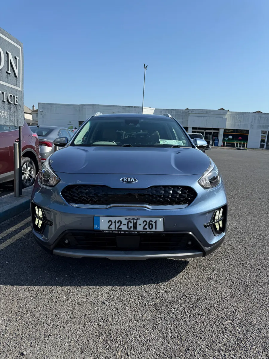212 Kia Niro 1.6 Plug-in Electric Hybrid Petrol - Image 3