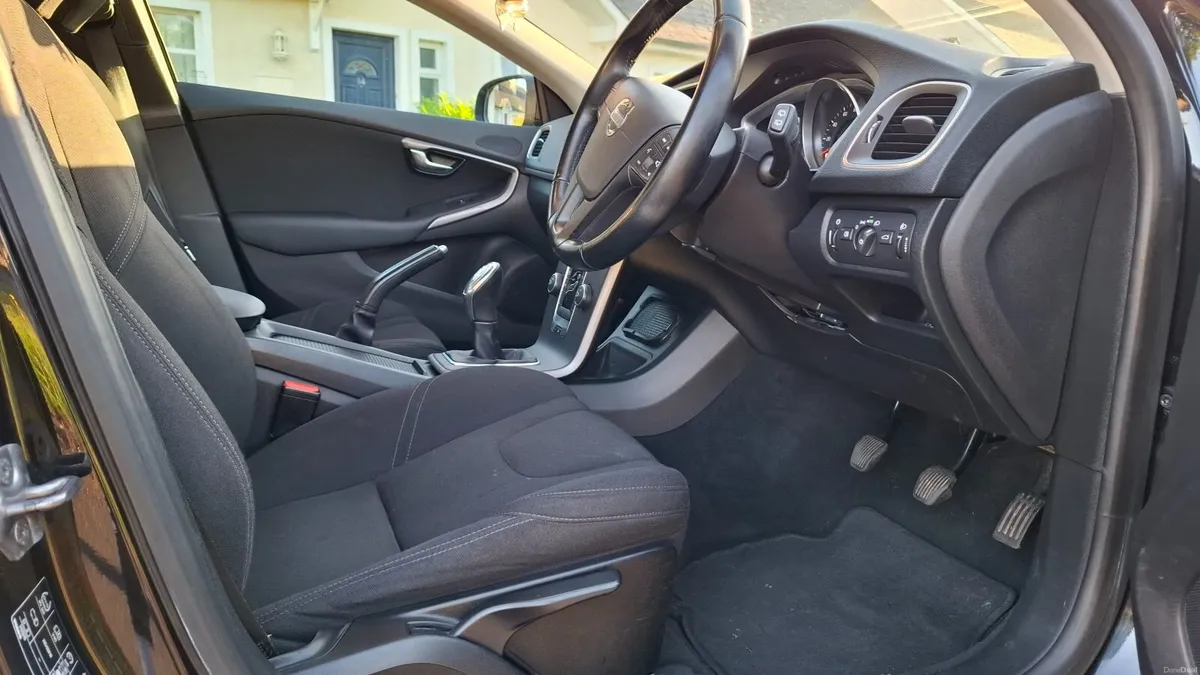 Volvo V40 2014 - Image 3