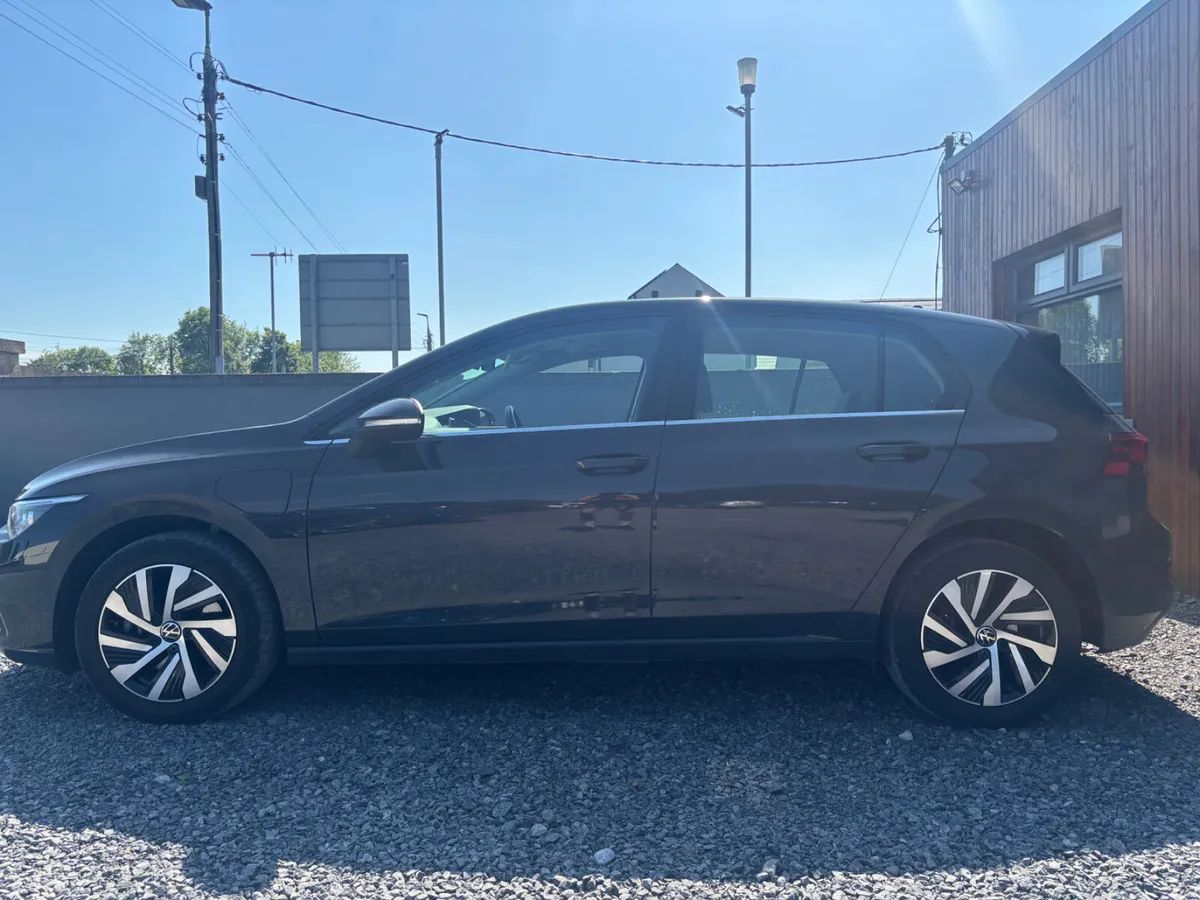 Volkswagen Golf 2022 - Image 3