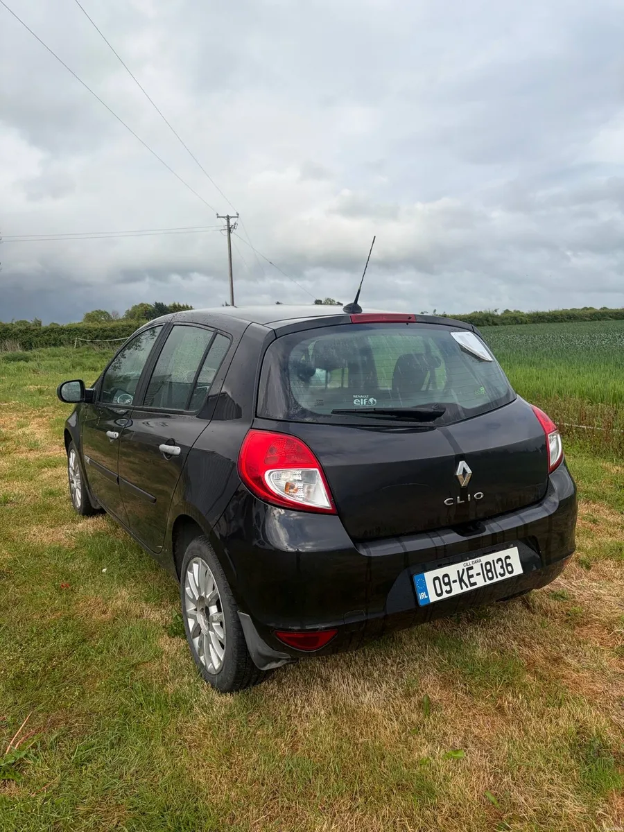 Renault Clio - Image 2