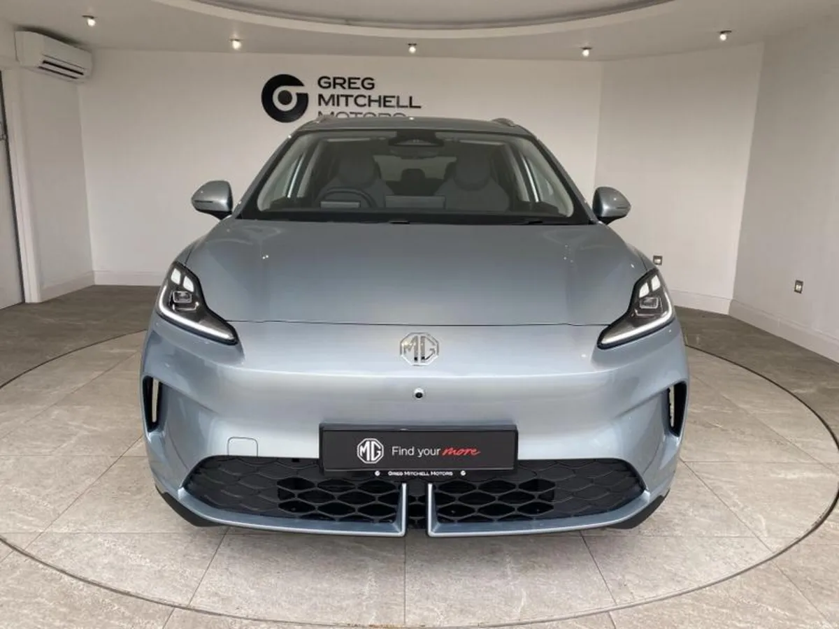 MG MG4 118kW Premium Long Range 54kWh 5dr Auto - Image 2
