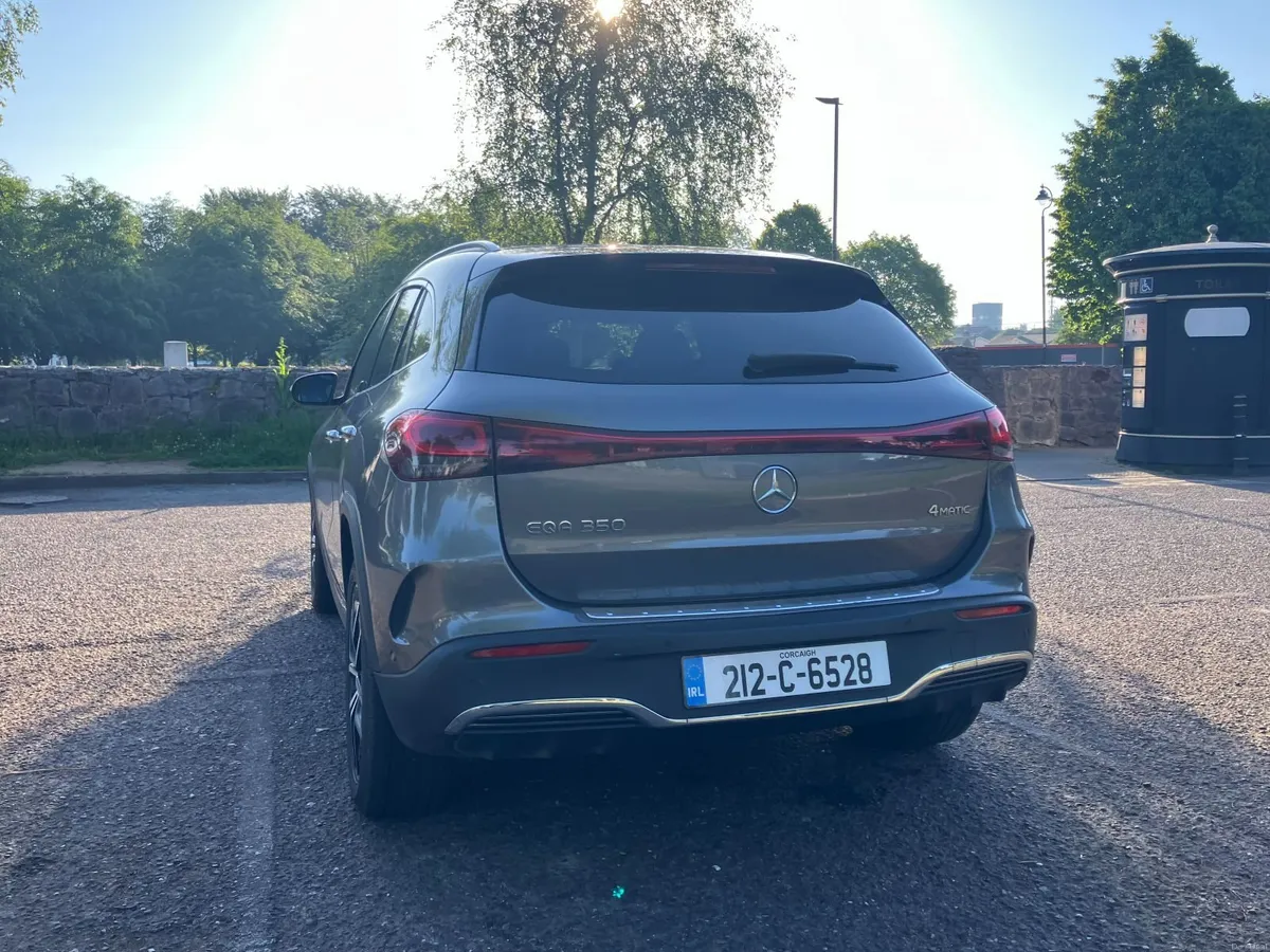 Mercedes-Benz EQA 350 AMG Line Premium 4MATIC - Image 5