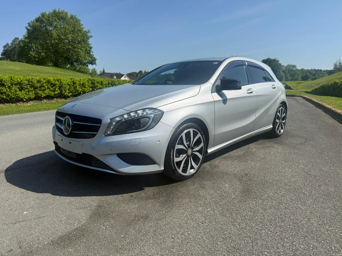 MERCEDES A180 NIGHT EDITION AUTO 2015 - Image 1