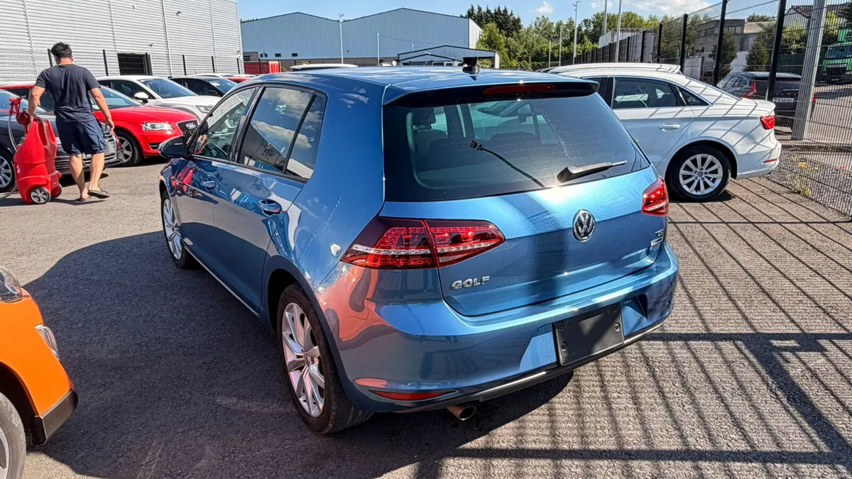 Volkswgen Golf Blue - Image 3