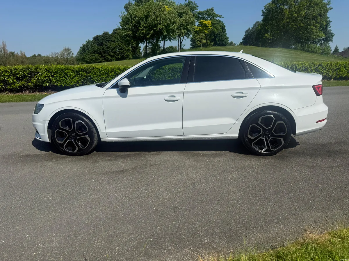 AUDI A3 SALOON 1.4 TFSI AUTO 2015 - Image 3