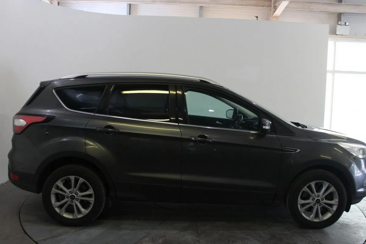 Ford Kuga 1.5TDCi 120PS FWD Titanium - Image 3