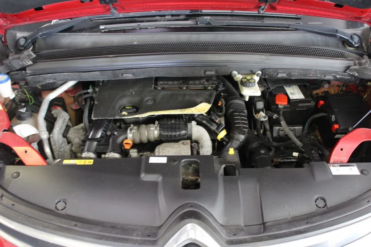 Citroen C4 HDi 90 manual VTR+ - Image 4