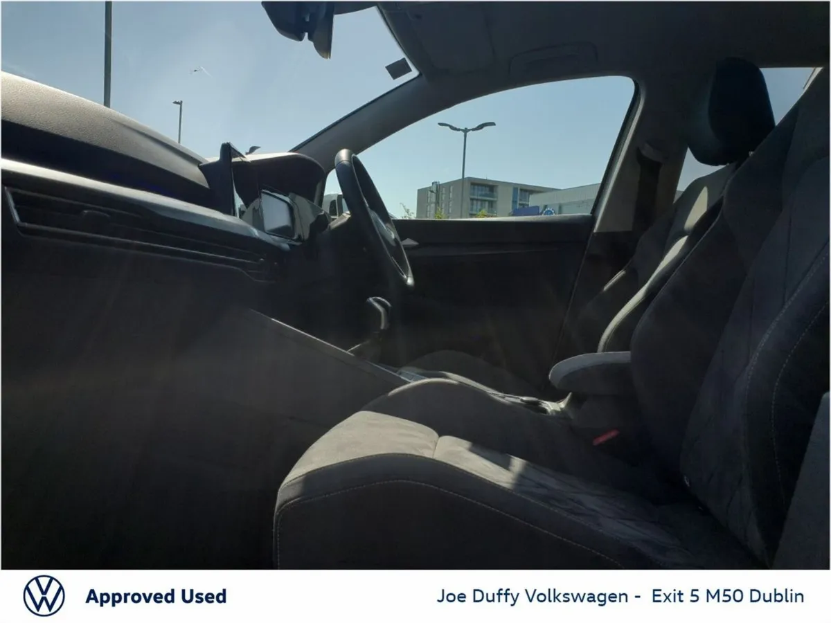 Volkswagen Golf STYLE 1.5 TSI 130HP - Image 4