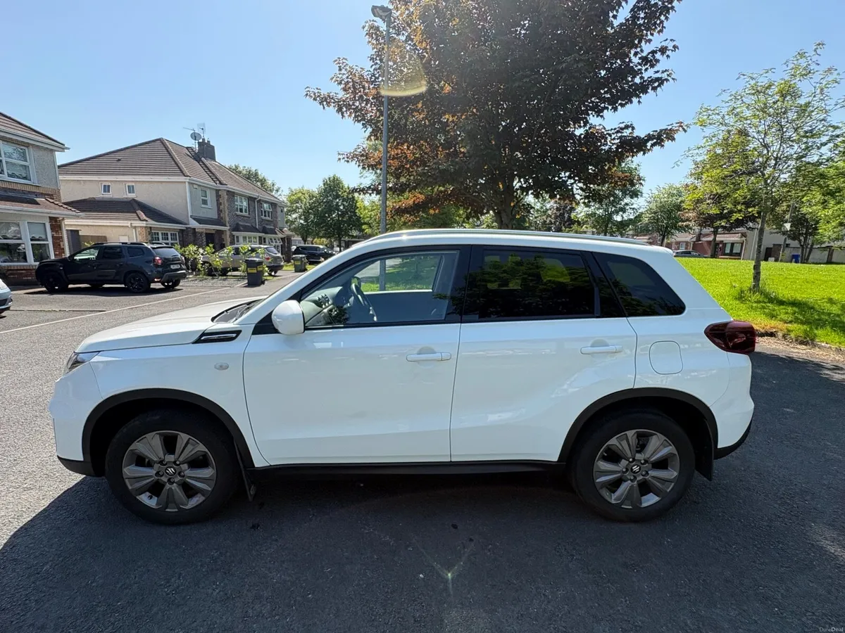 Suzuki Vitara SZ5 2024 - Image 3
