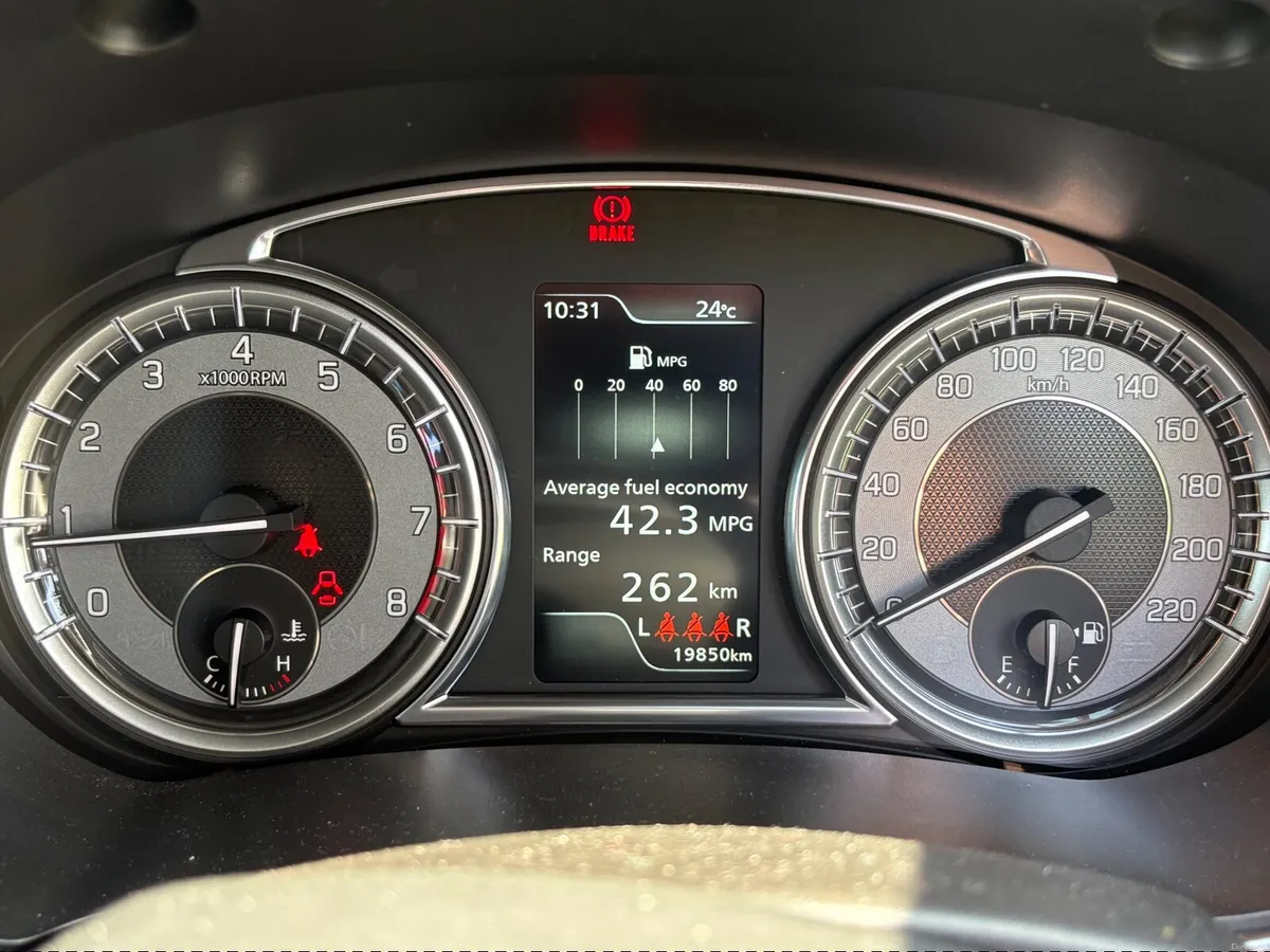 Suzuki Vitara SZ5 2024 - Image 2