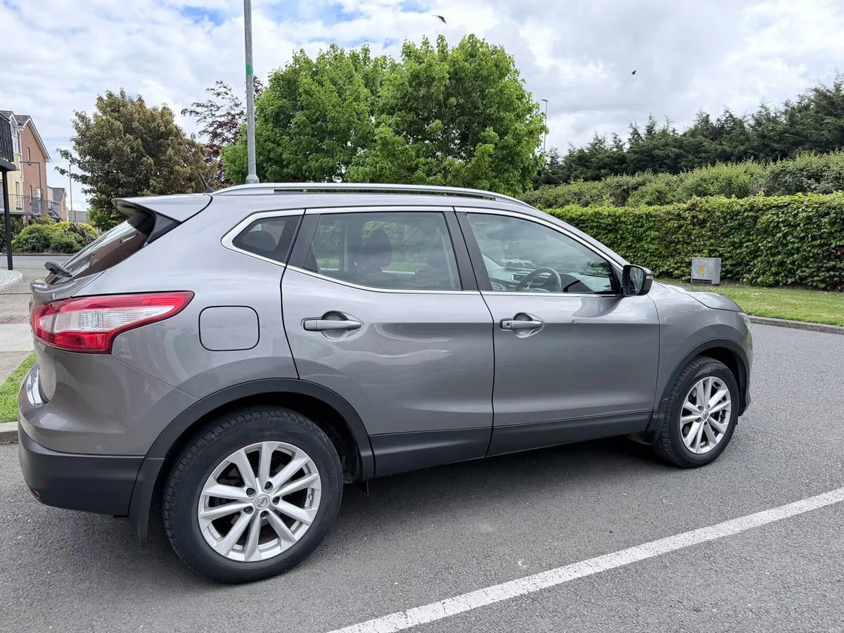 Nissan Qashqai * low mileage * - Image 1