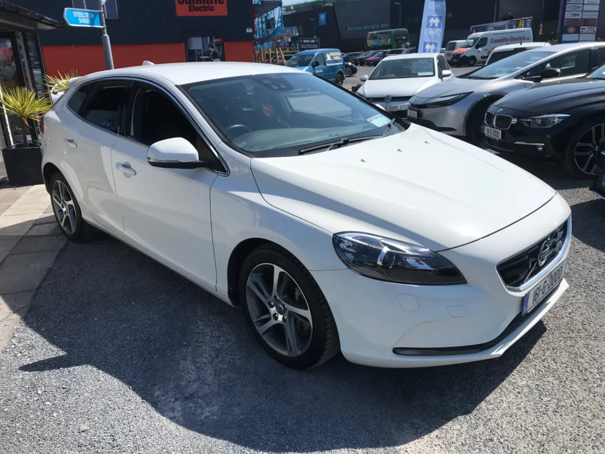 2016 VOLVO V40 AUTOMATIC TURBO DIESEL - Image 3