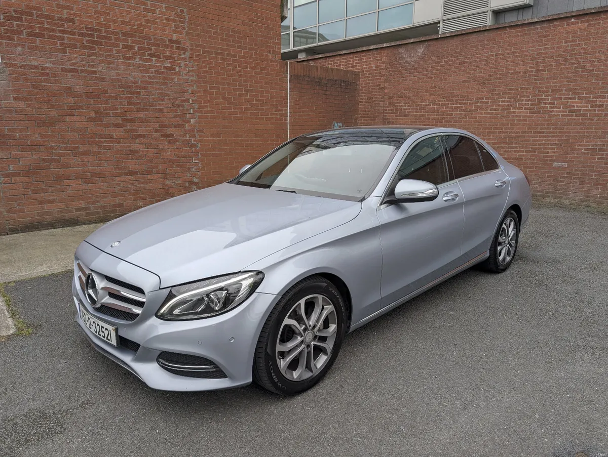 Mercedes-Benz C220d Sport Premium Plus - Sunroof - Image 3
