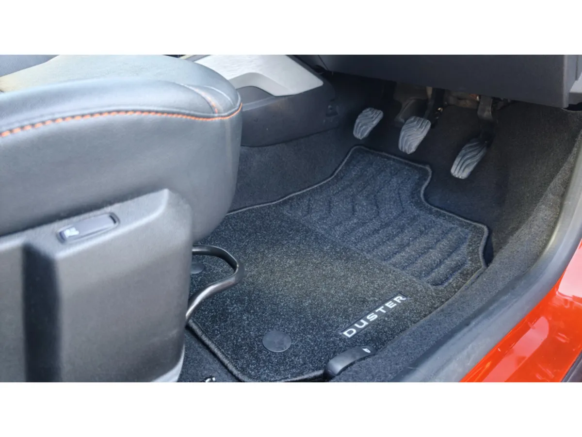 Dacia Duster SE Extreme TCE 90 BHP 5 DOOR- AS NEW - Image 2