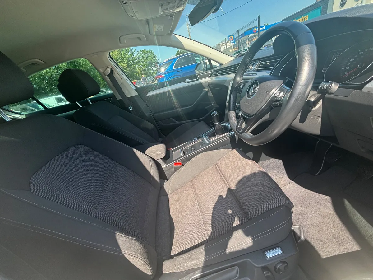 Volkswagen Passat 2018 - Image 4