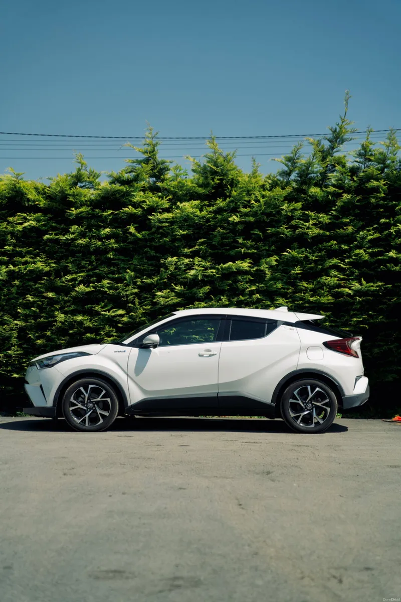 Toyota C-HR 1.8 Hybrid 2018 - Image 2